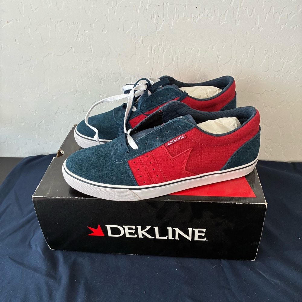 DEKLINE SKATE‎ SHOES ARCHER SUEDE RED BLUE SIZE 11.5